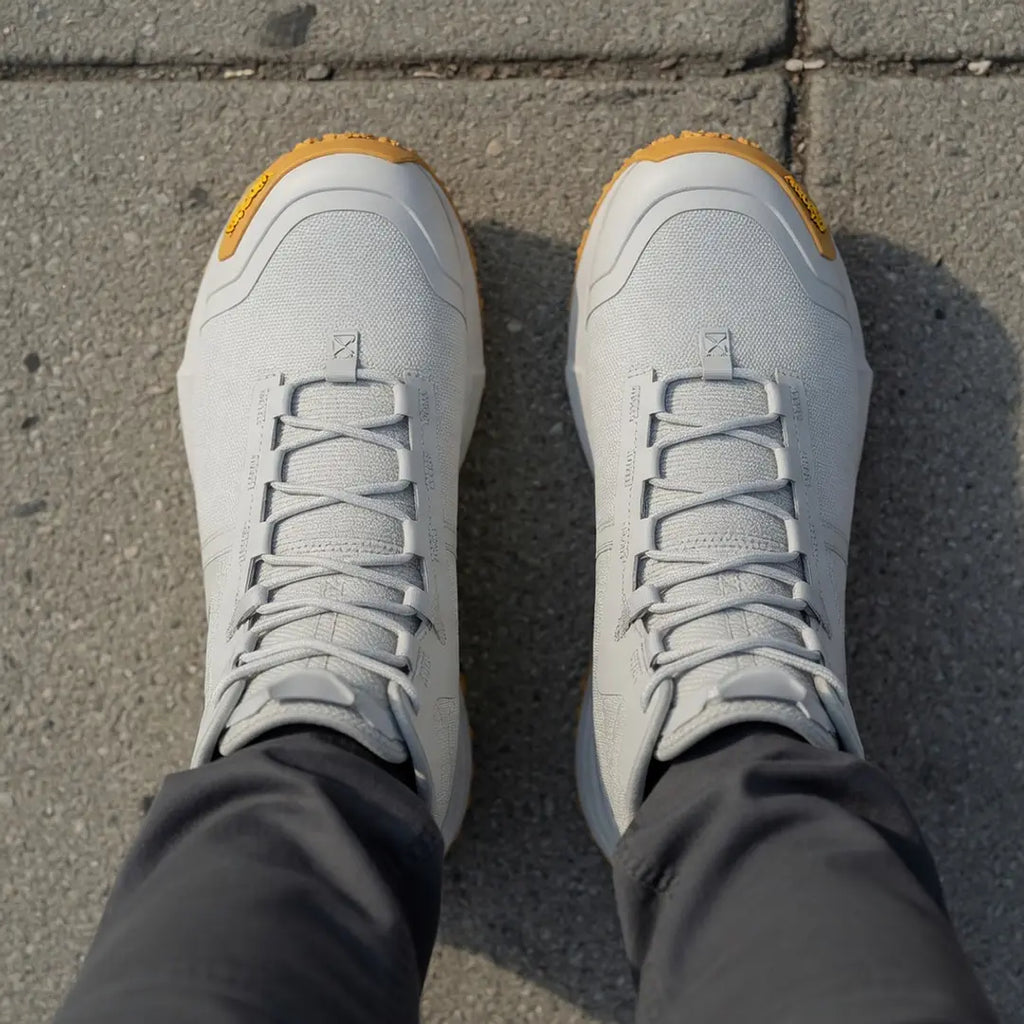 Bota Charged Gris