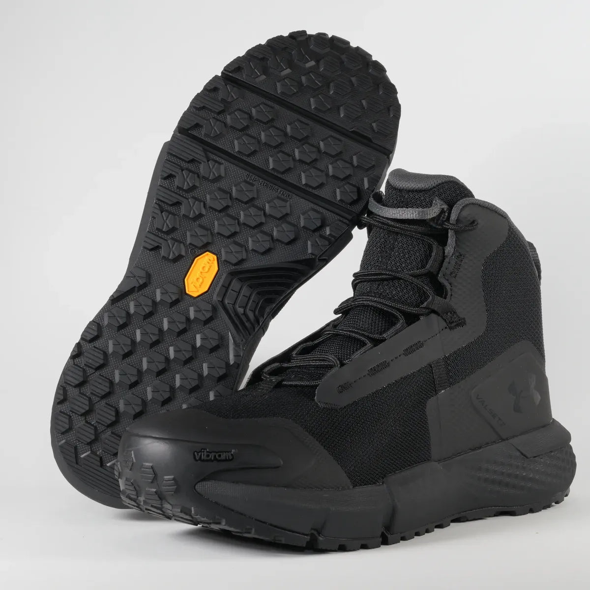 Bota Charged Negro