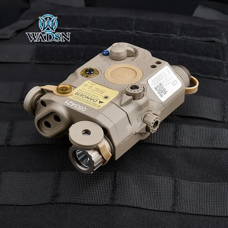PEQ 15 Laser Verde 120315 Kaki
