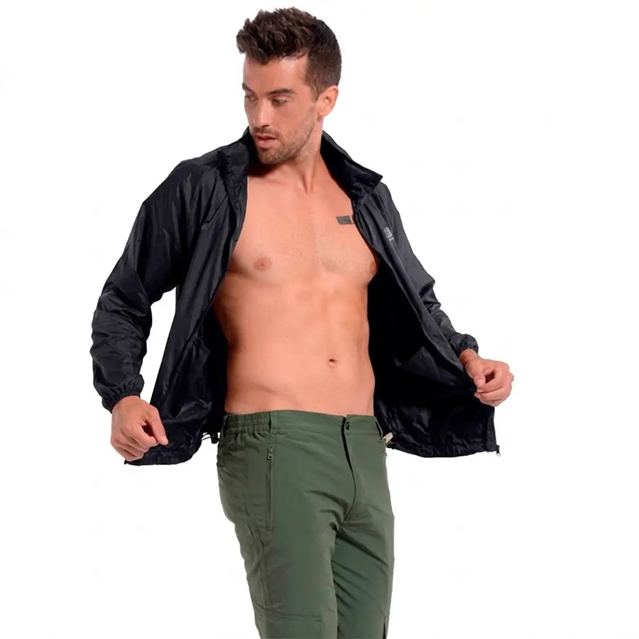 Chaqueta Rompe Viento Negro